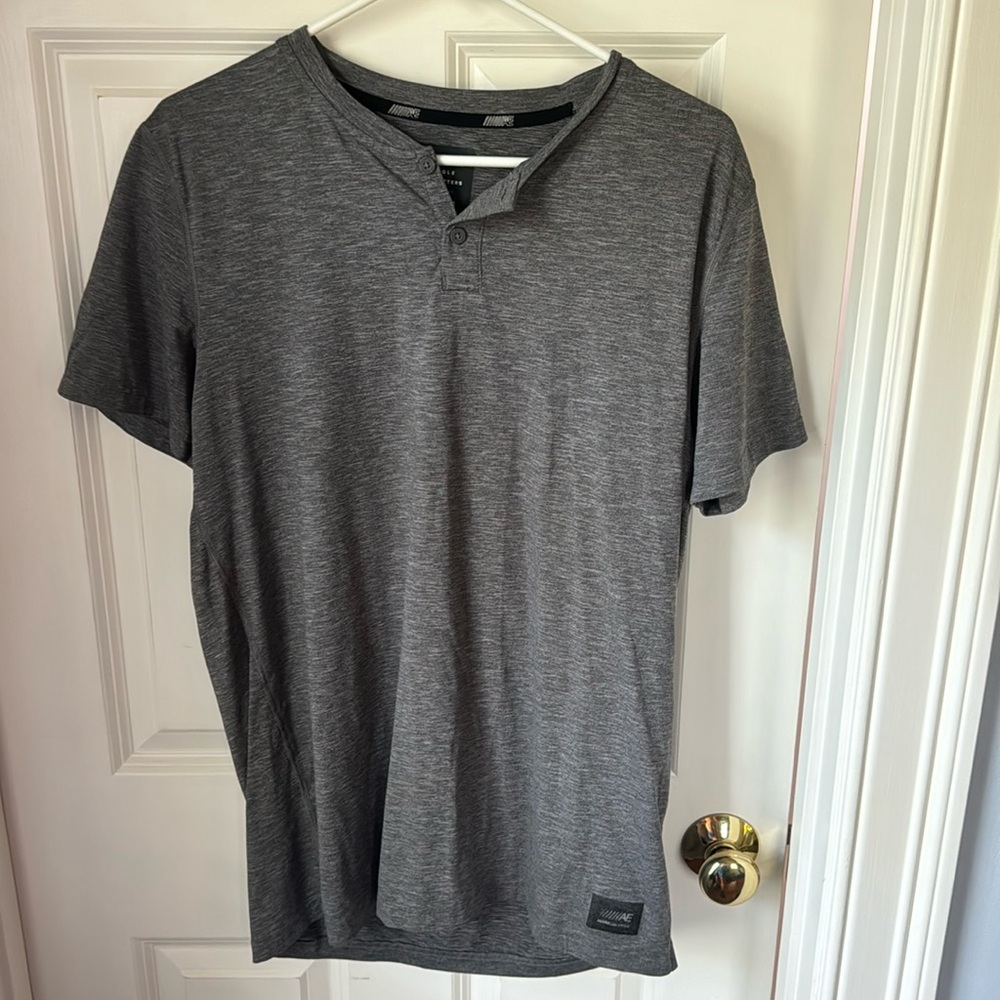 American Eagle tee